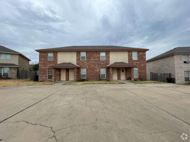 Building Photo - 4405 Abigail Dr