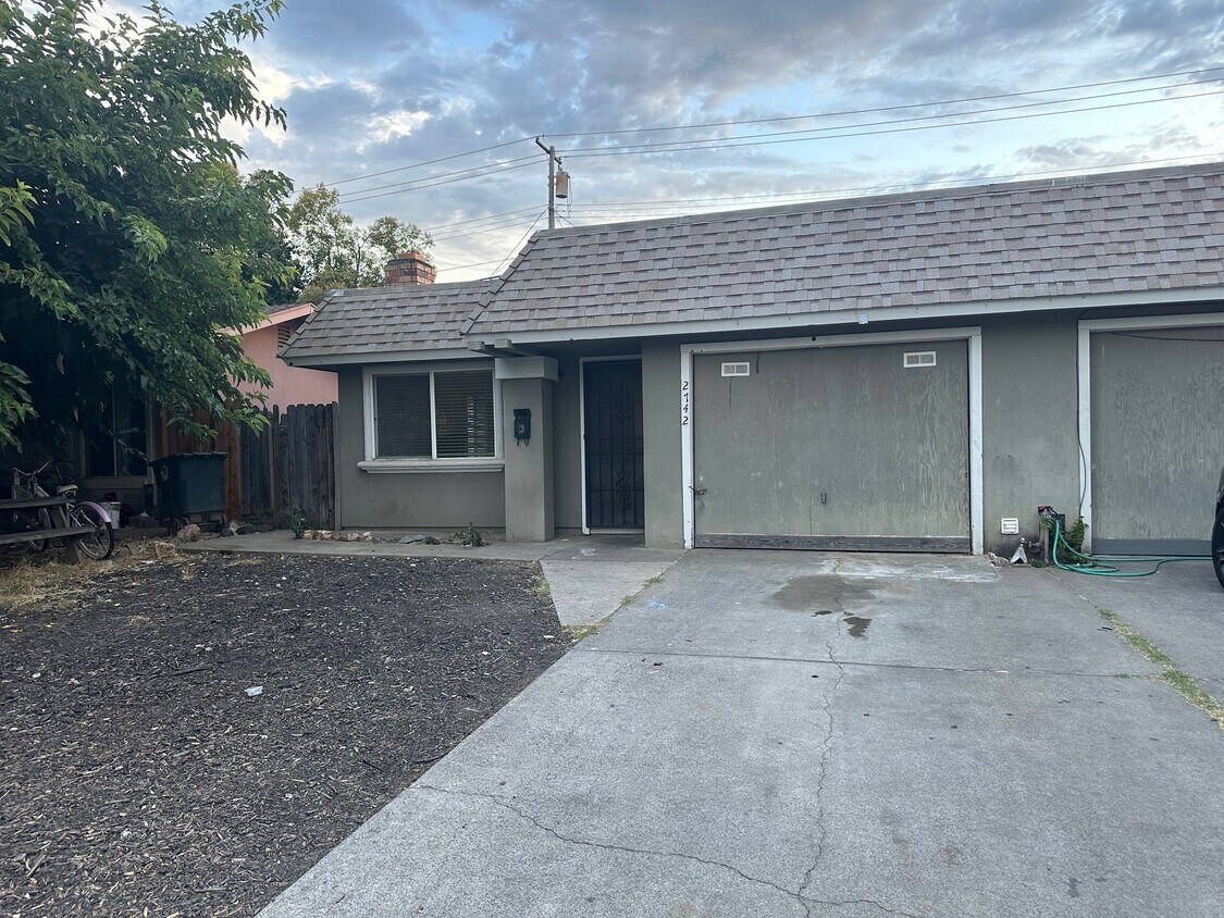 Primary Photo - 2740 Mendonca Dr
