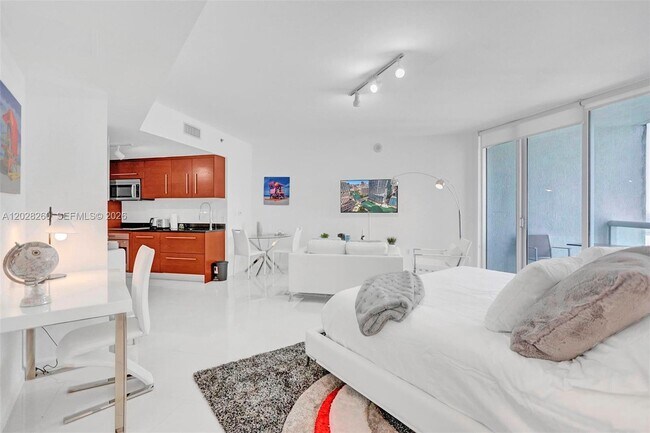 Foto del edificio - 475 Brickell Ave
