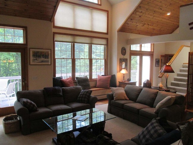 Building Photo - 35 Sugarbush Rd