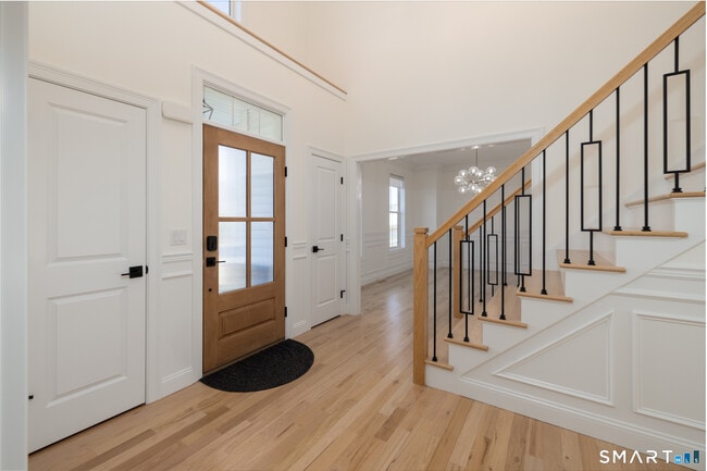 Foto del edificio - 112 Stallion Dr