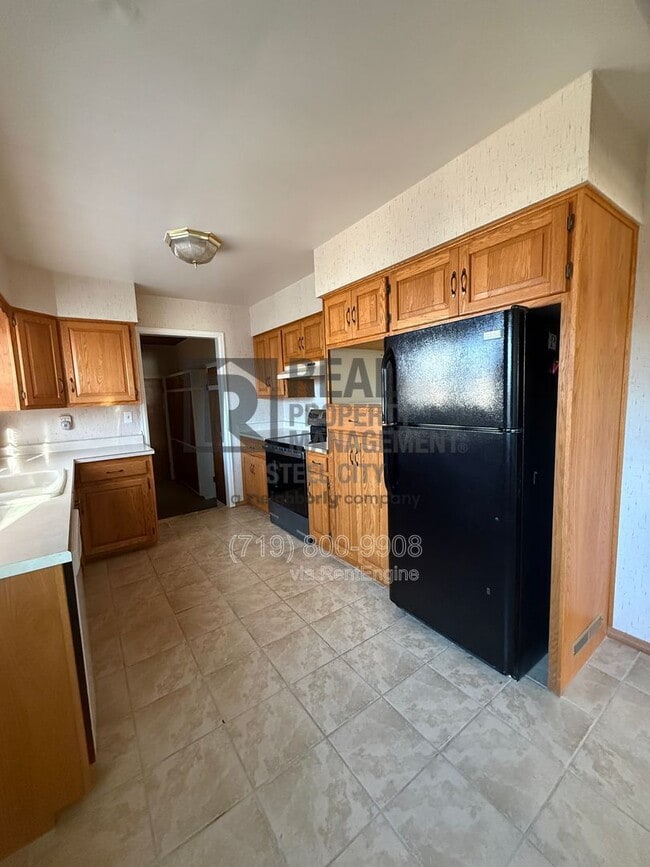 Building Photo - 1813 Iroquois Rd