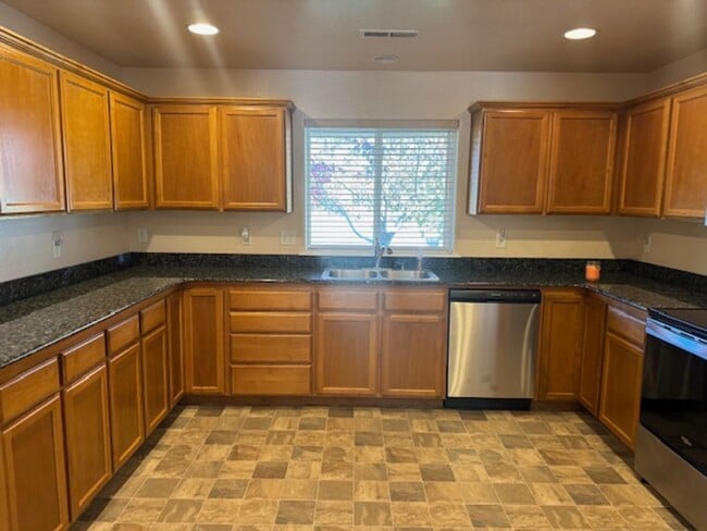 Foto del edificio - SINGLE LEVEL HOME IN CP/ ON QUIET CULDESAC