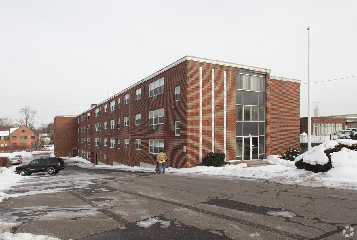 Foto principal - 554 Silas Deane Hwy