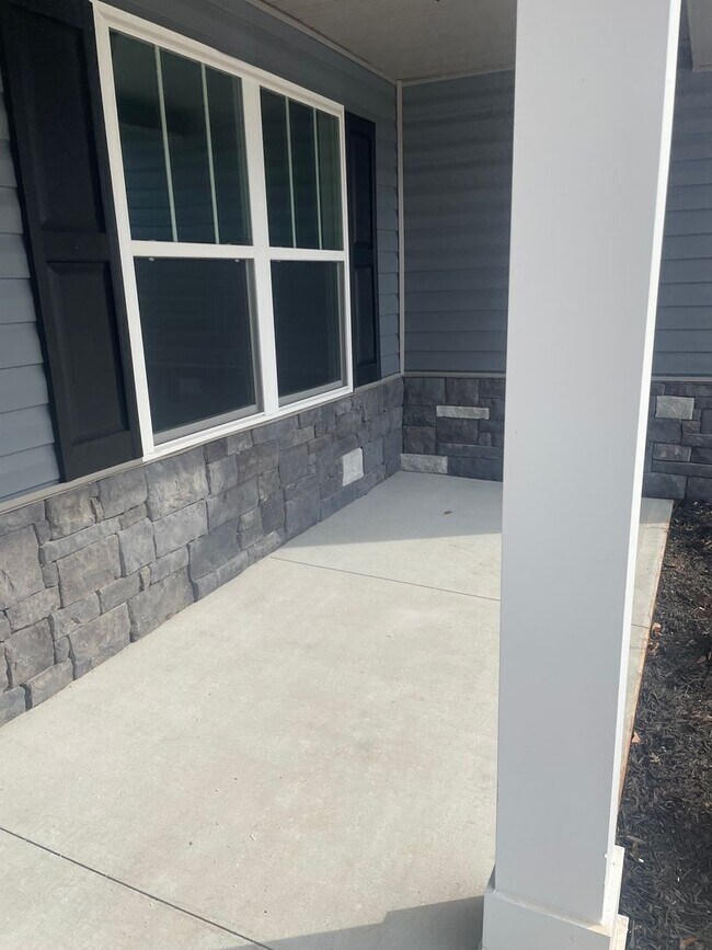 Foto del edificio - 2 Bedroom 2.5 bath Townhome in  Greenville