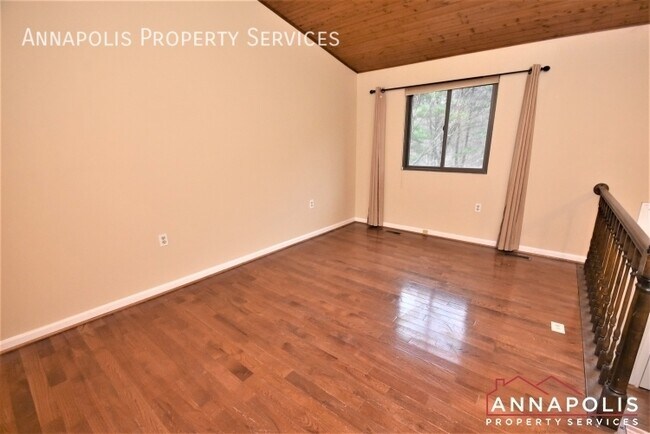 Building Photo - 552 greenhill court