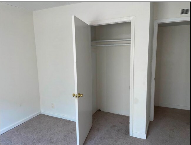 Foto del edificio - Spacious, three bedroom apartments in safe and quiet neighborhood of Charlotte