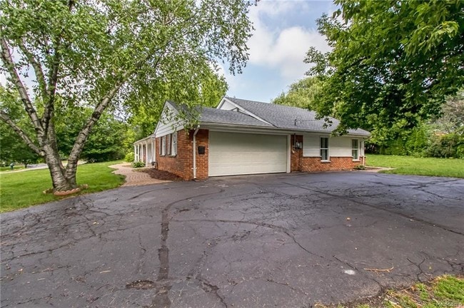 Building Photo - 2415 E Hammond Lake Dr