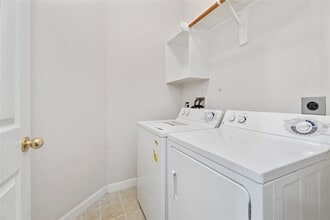 Building Photo - 407 Livingstone Ln