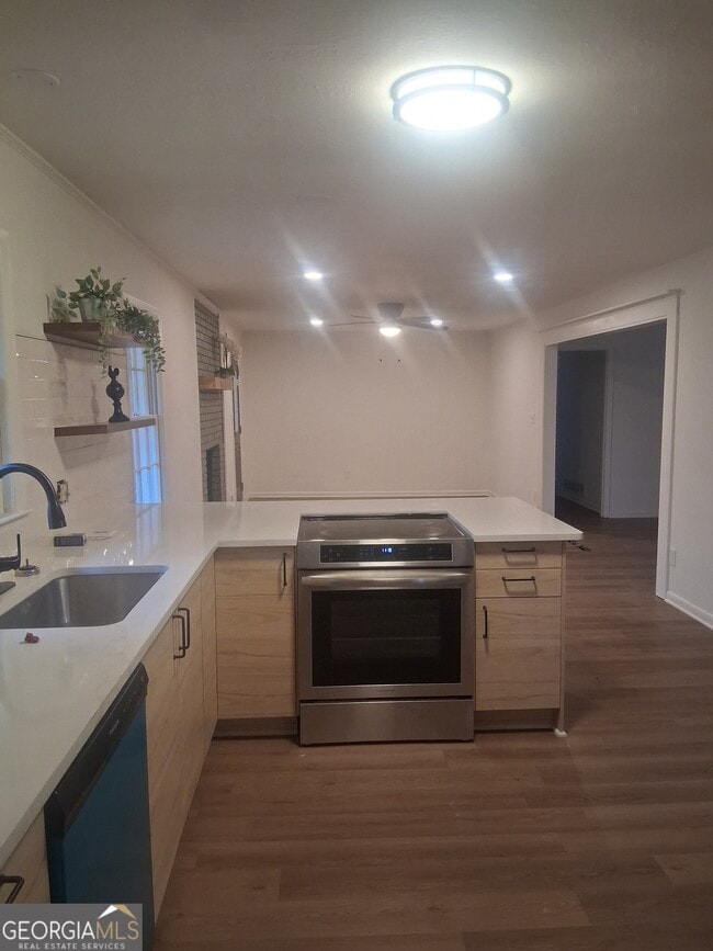 Building Photo - 3425 New MacLand Rd