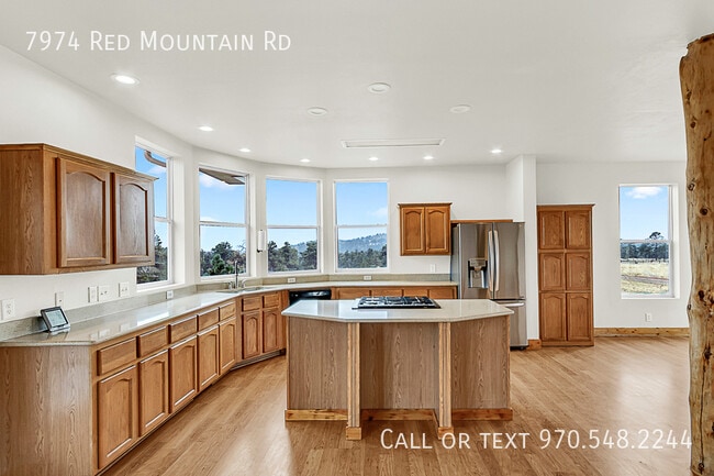 Foto del edificio - 7974 Red Mountain Rd