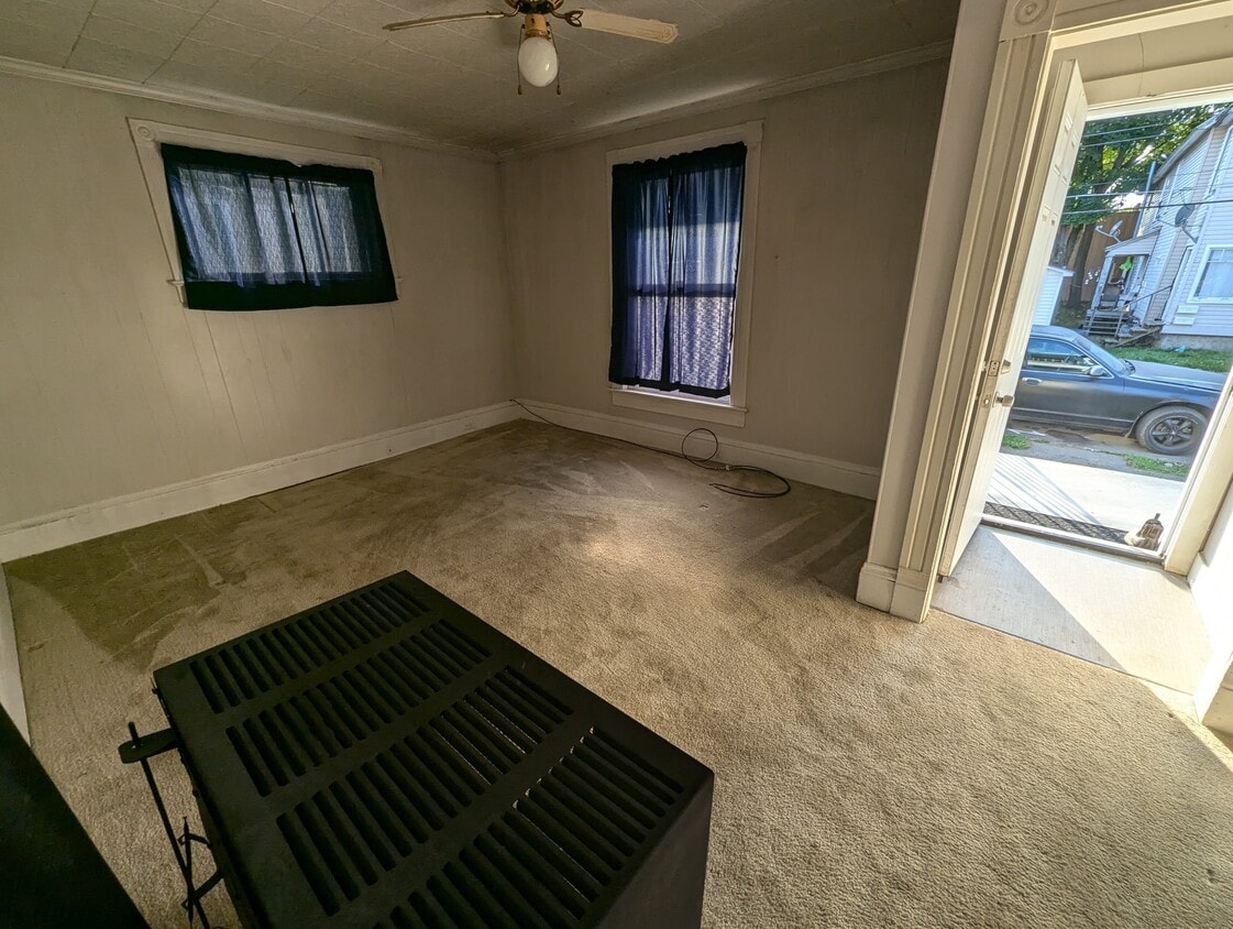 Living Room - 18 Charlotte Ave