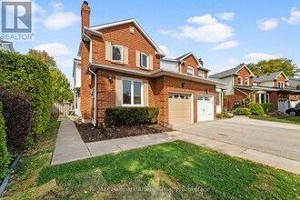 Building Photo - 2051 Glenada Crescent