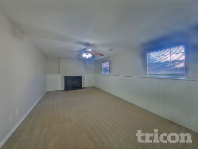 Building Photo - 202 Stockport Rd