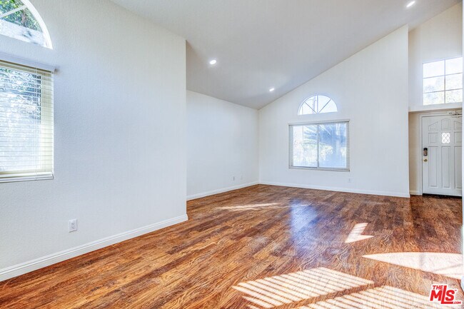 Building Photo - 6523 Westview Dr
