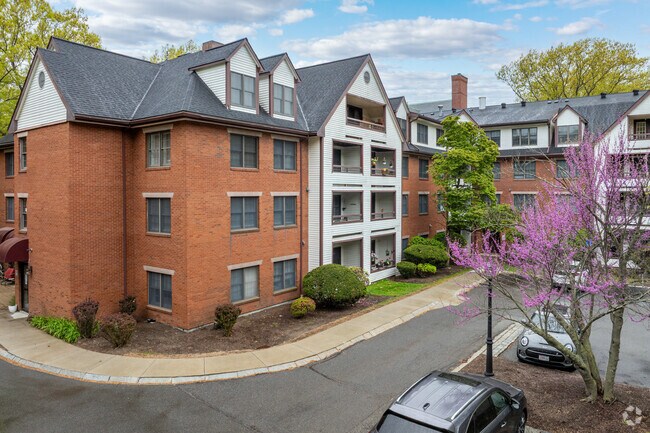 Primario - Phillips Park Apartments