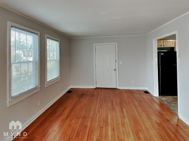 Foto del edificio - 3816 The Plaza