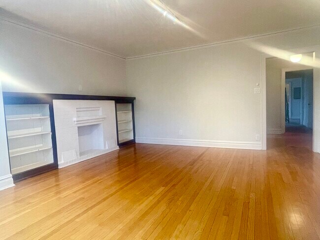 Building Photo - 1740 W Gregory St