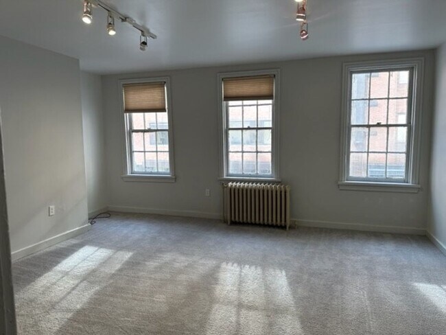 Foto del edificio - S - 121 Pine St