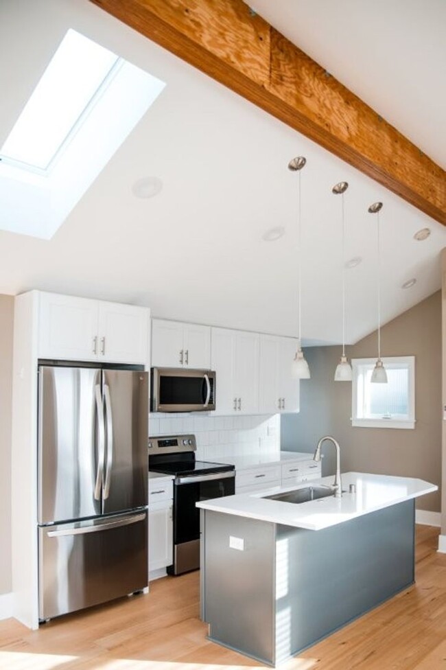 Building Photo - 2B/1.5Ba Seattle House