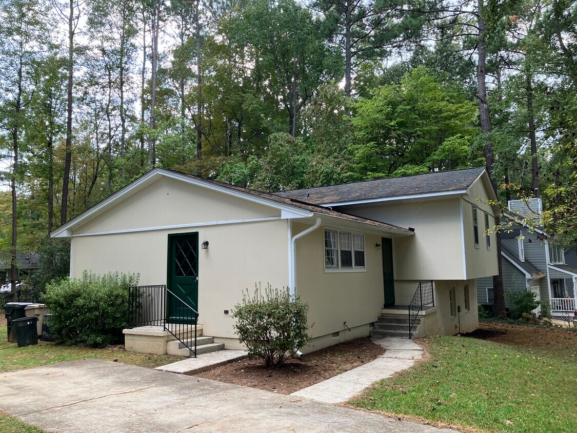 Primary Photo - 205 Hutchins Dr