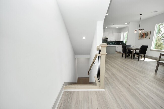 Foto del edificio - 5320 Kindred Gdn Ln