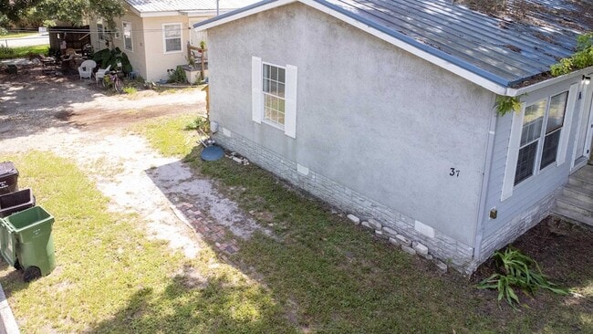 Building Photo - 37 Evergreen Ave