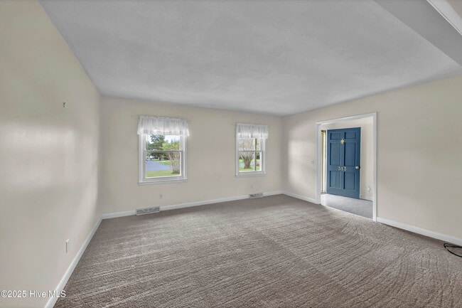 Building Photo - 313 Monterey Dr