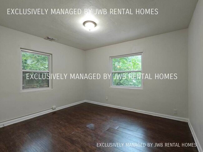 Foto del edificio - 3348 Dellwood Ave