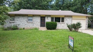 Building Photo - 1201 Frontier Ln