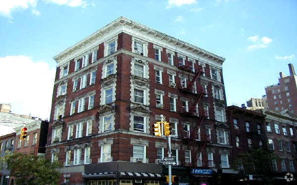 50-52 Horatio St - 636 Hudson St