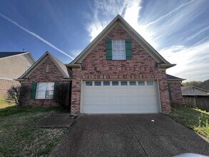 Building Photo - 1072 Red Fern Cir E
