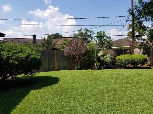 Foto del edificio - 1042 Creekmont Dr
