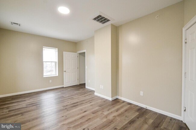 Foto del edificio - 801 W Broad St