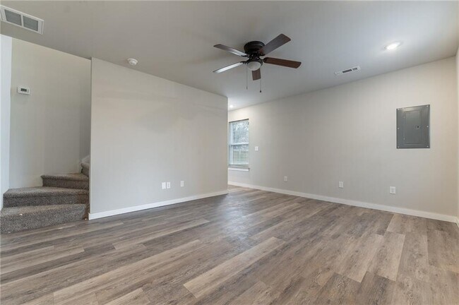 Foto del edificio - 1346 N Porter Rd