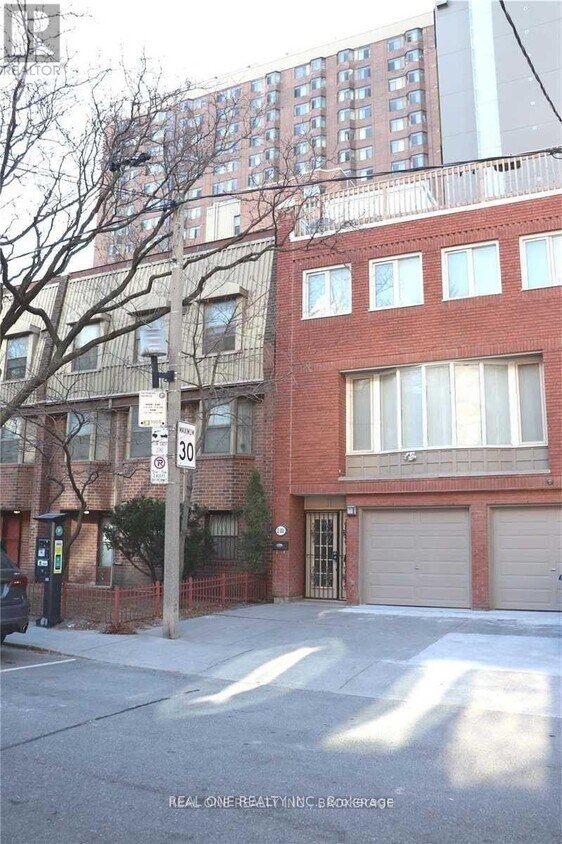 Primary Photo - 101-101 McGill St