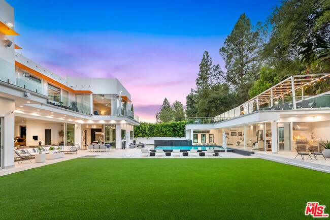 Foto del edificio - 4533 Estrondo Dr