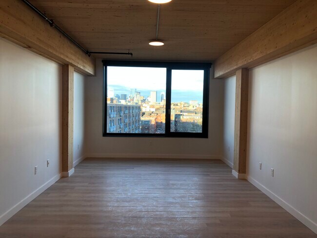 Building Photo - 15 Reed St