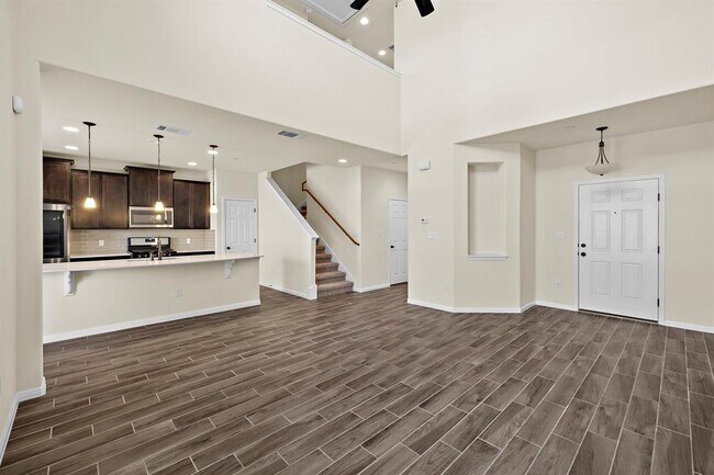 Building Photo - 2304 S Lakeline Blvd