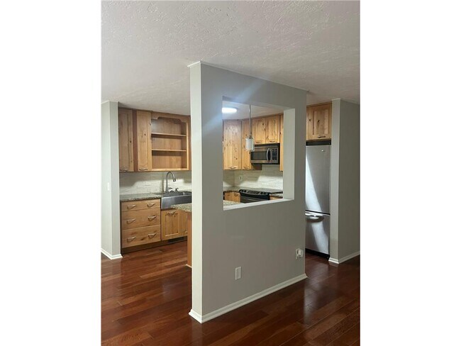 Building Photo - 15105 Lesley Ln