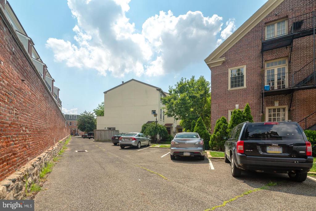 Primary Photo - 2501 Christian St