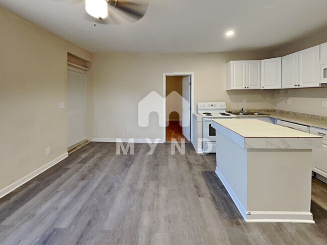 Foto del edificio - 496 N Main St Unit B