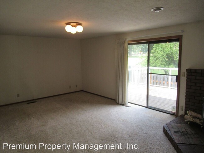 Building Photo - 3 br, 2.5 bath House - 1385 Tiburon Ct SE