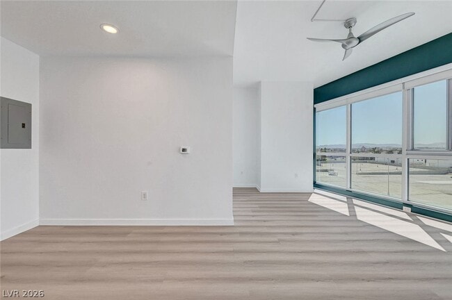 Building Photo - 4575 Dean Martin Dr