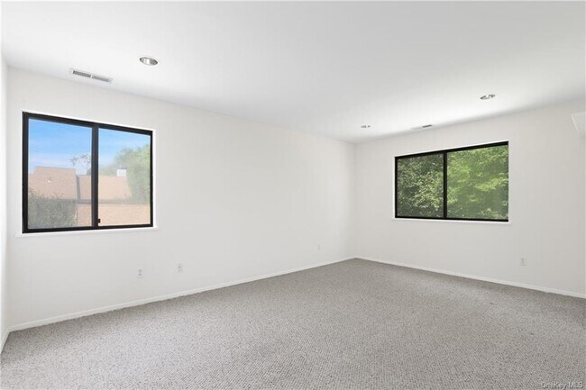 Building Photo - 104 Rambling Brook Rd