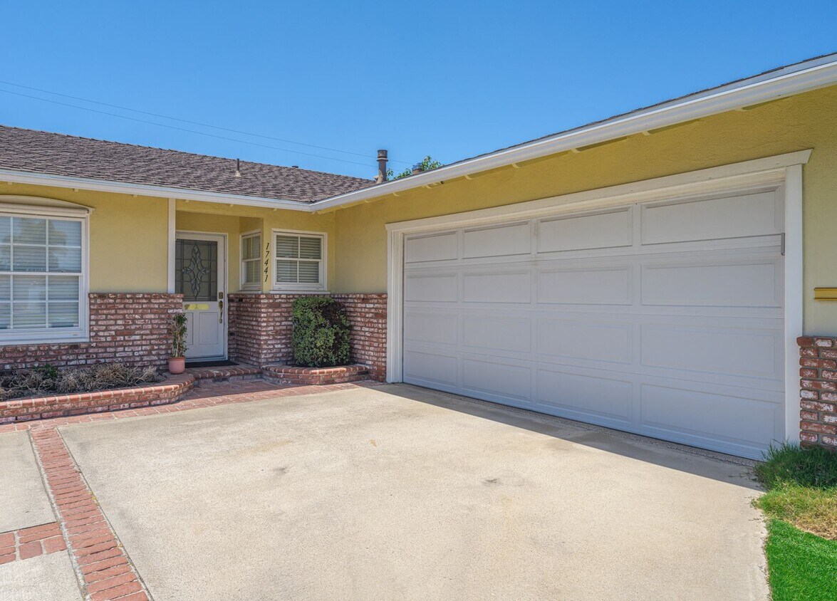 Foto del edificio - Fountain Valley Charm Meets Modern Living!