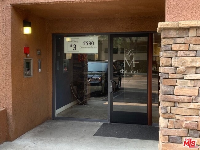 Building Photo - 5530 Owensmouth Ave