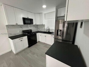 Building Photo - 316 Surfside Blvd