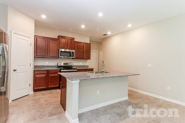 Building Photo - 1724 Broad Winged Hawk Dr