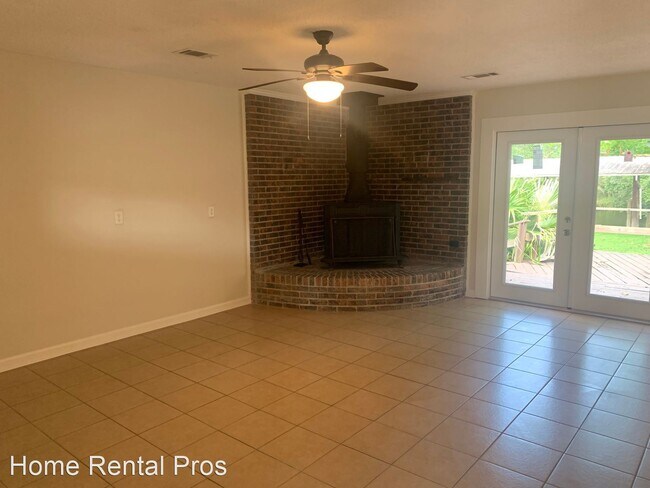 Building Photo - 4 br, 3 bath House - 1300 La Paz St